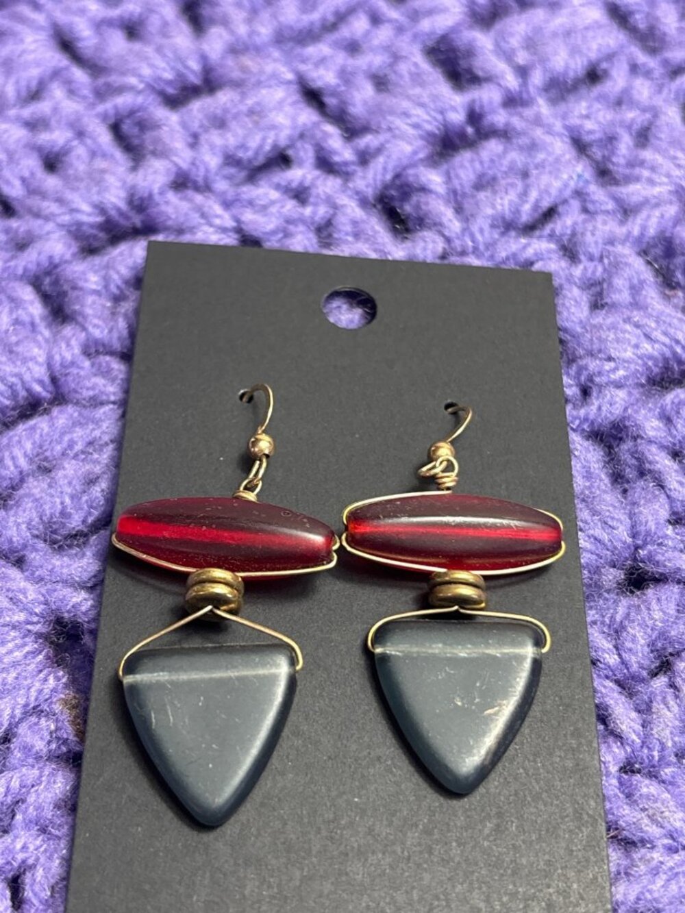 Red Black Glass Dangle Earrings Goldtone Wires Hooks 1.5 inches